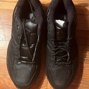 Never Worn - New Balance Mens 608 Leather Sneaker - Size 9 WIDE